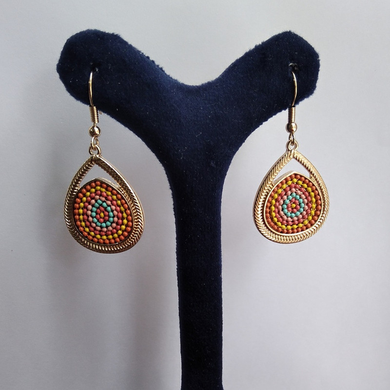 گوشواره زنانه آی ام مدل اشکی منجوقی کد 21 گوشواره زنانه آی ام مدل اشکی منجوقی کد 21