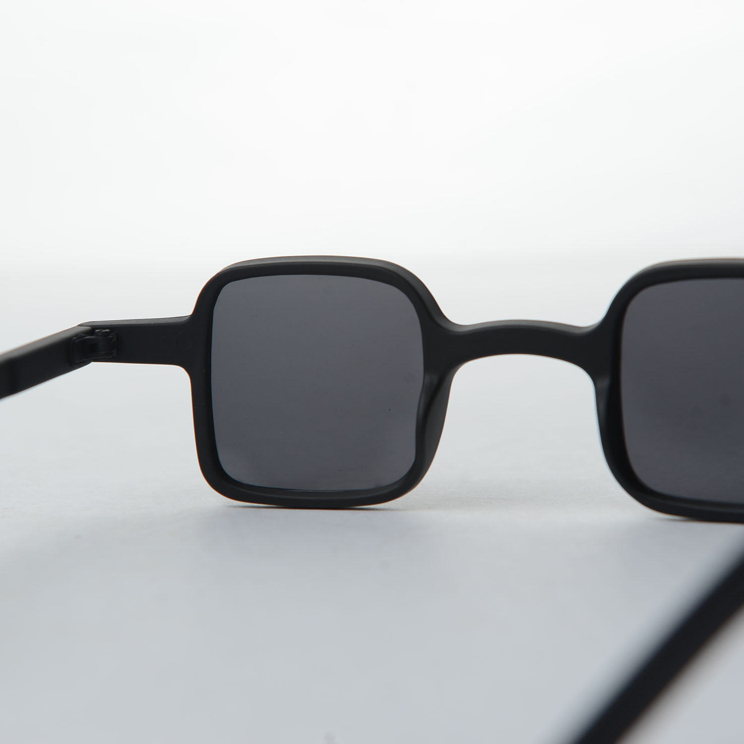 عینک آفتابی مدل BLK-5089