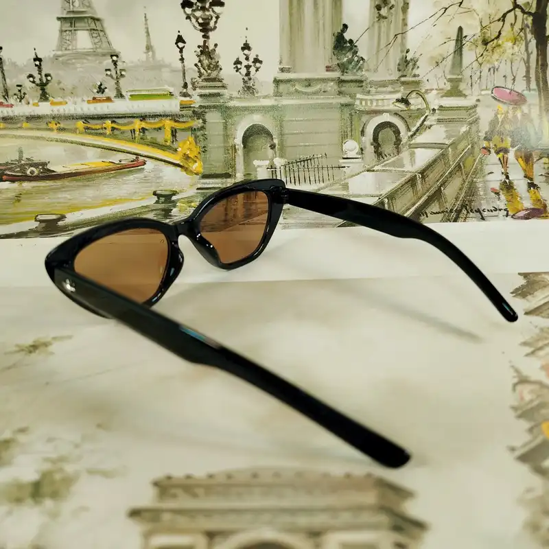 عینک آفتابی بچگانه مدل CH2 کد BLR