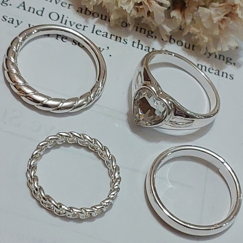 انگشتر زنانه مدل قلب کریستالی مجموعه 4 عددی انگشتر زنانه مدل قلب کریستالی مجموعه 4 عددی