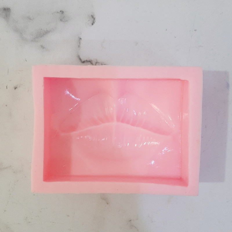 قالب شمع مدل کتیبه طرح لب