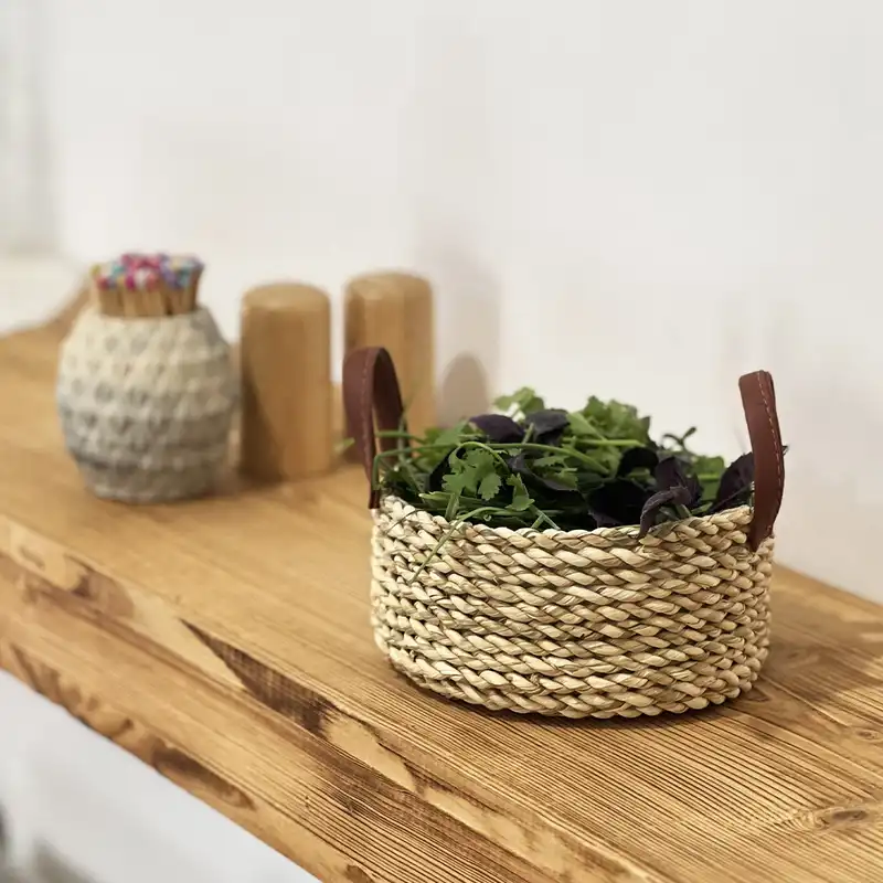 سبد حصیری مدل ارغوان دسته چرمی