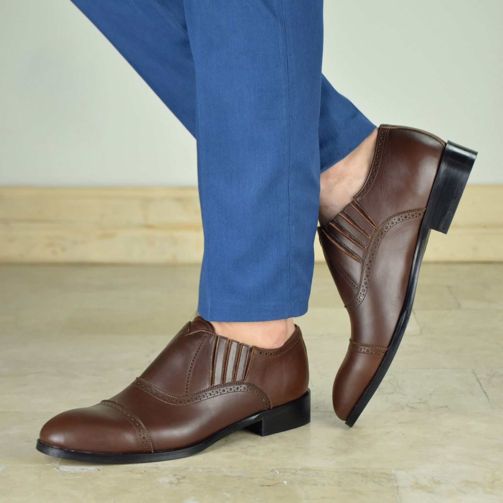 کفش مردانه کرمانی مدل چرم دستدوز طبیعی کد 1070 رنگ قهوه ای -  - 4