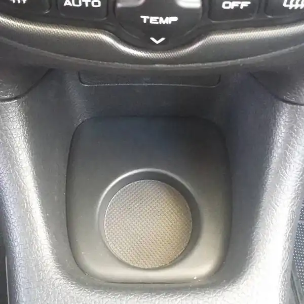 جا لیوانی خودرو چیکال مدل RC مناسب برای پژو 206