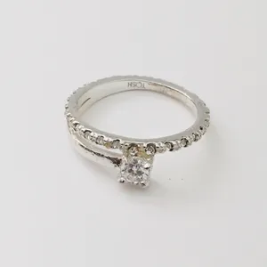 انگشتر زنانه تاش مدل AT209