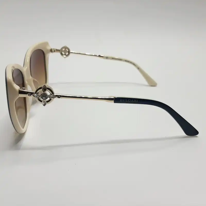 عینک آفتابی زنانه مدل BV8313B5043l