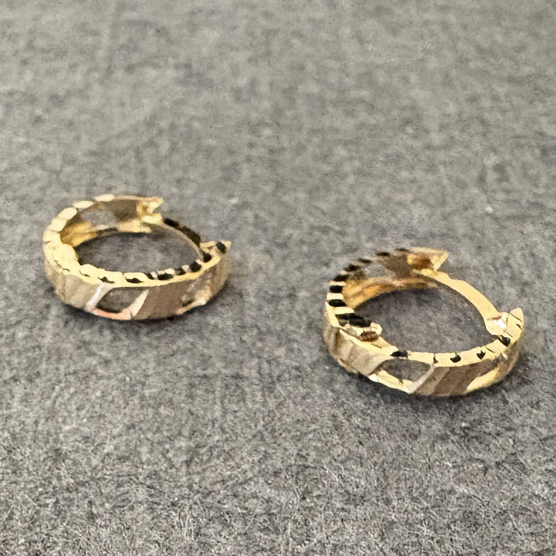 گوشواره طلا 18 عیار زنانه با طرح تراشدار مدل 509 - 7