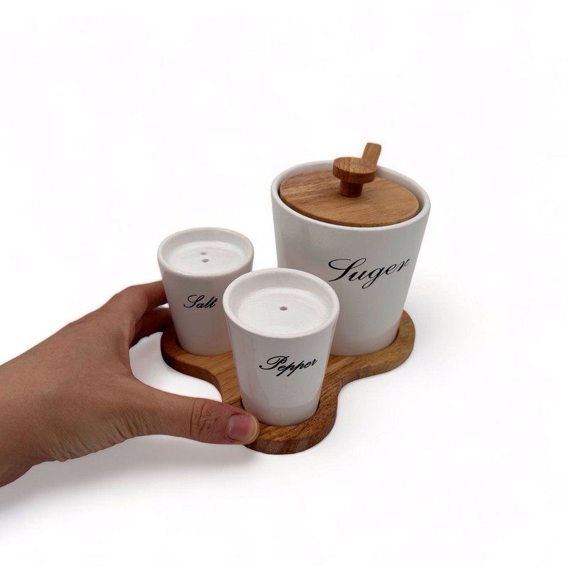 نمکدان و فلفل پاش و شکرریز ام وي اچ گلس اند پلاستيكس مدل VUCA نمکدان و فلفل پاش و شکرریز ام وي اچ گلس اند پلاستيكس مدل VUCA