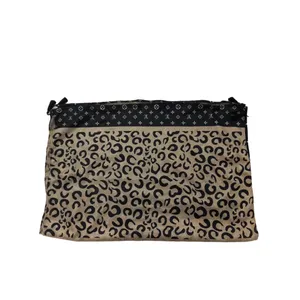 شال زنانه مدل مخمل طرح پلنگی منگوله دار