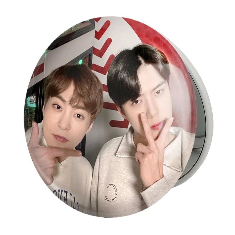 آینه جیبی خندالو طرح شیومین و سهون گروه اکسو EXO مدل تاشو کد 16795 