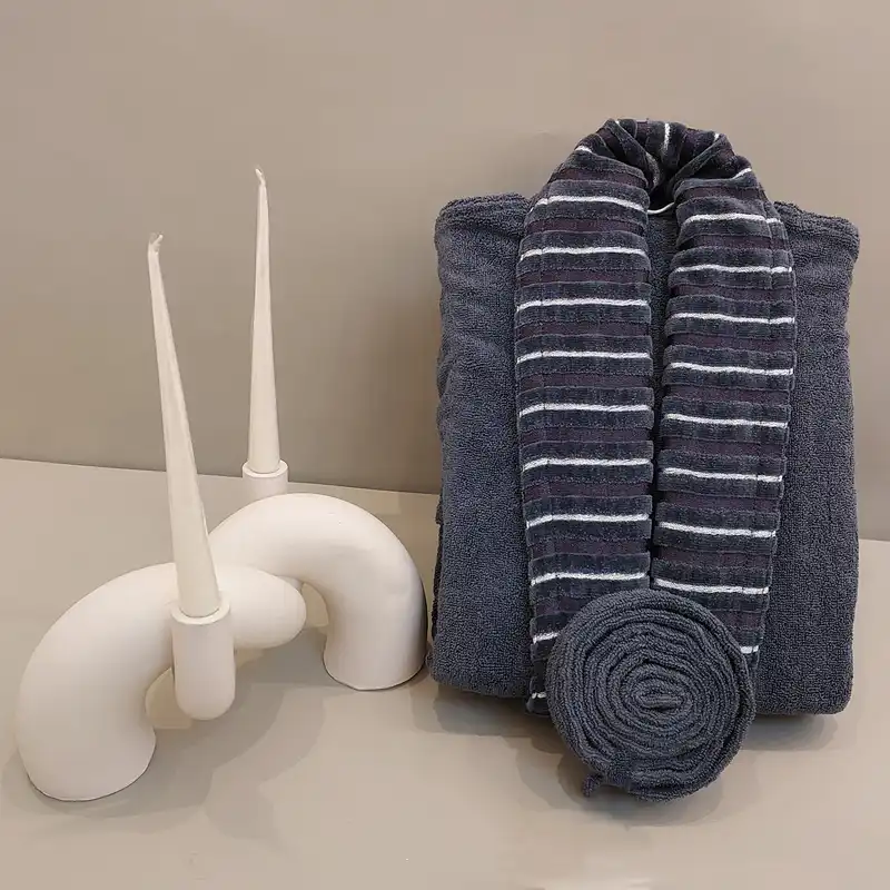 حوله پالتویی ارغوان مدل ونوس سایز 125