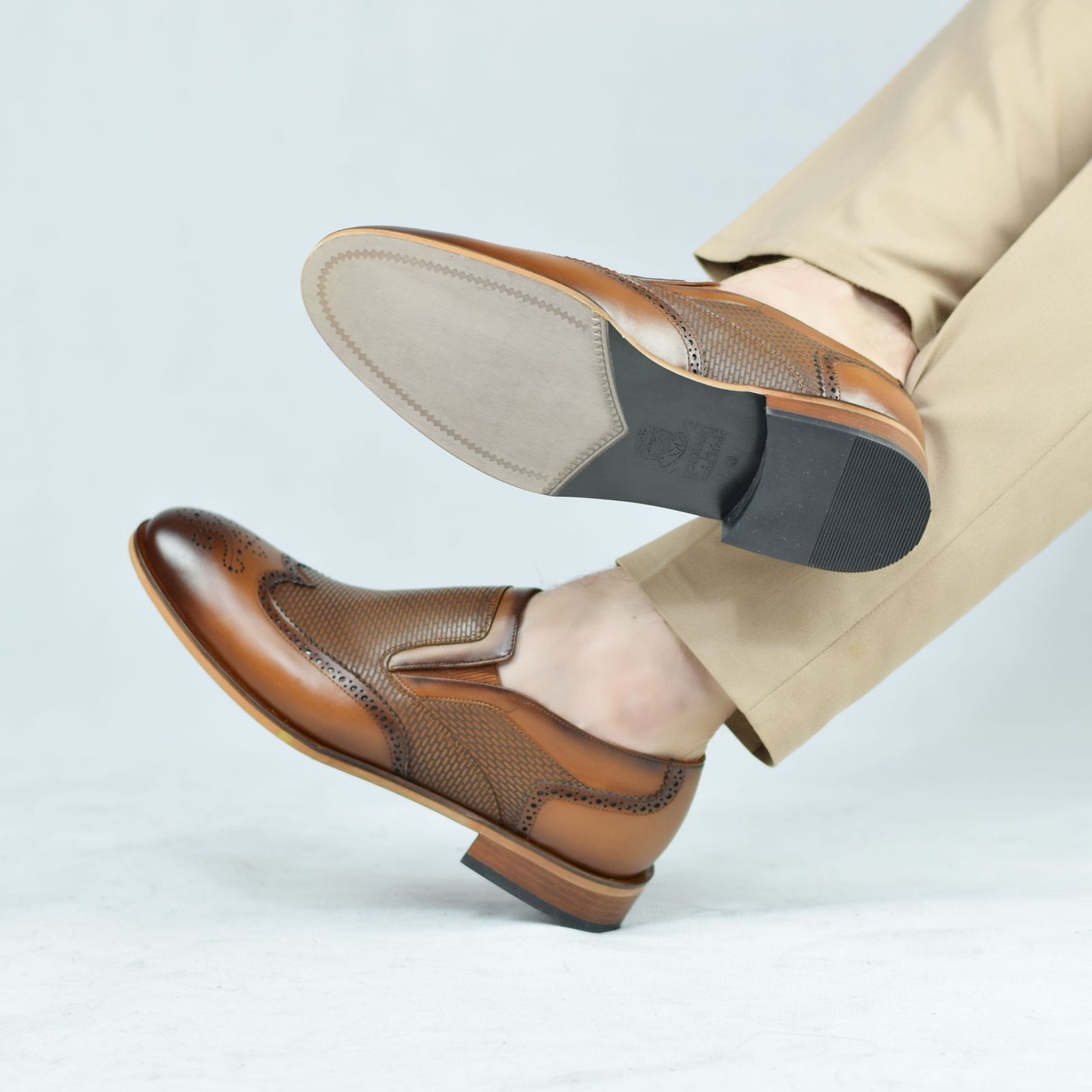کفش مردانه کرمانی مدل چرم طبیعی دستدوز کد 1047 رنگ عسلی -  - 4