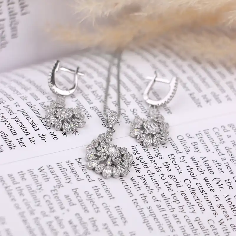 نیم ست نقره زنانه جی تی ای مدل جی نایس 74