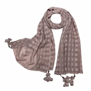 شال زنانه مدل نخی وارداتی منگوله دار F 7013