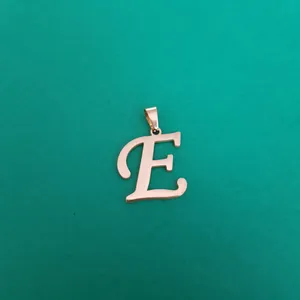 آویز گردنبند زنانه مدل حرف E