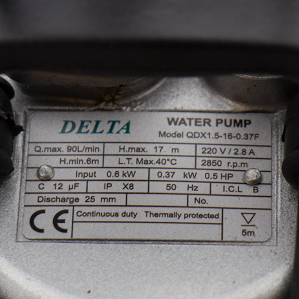 پمپ کف کش دلتا مدل QDX 1.5-12-0.37 F