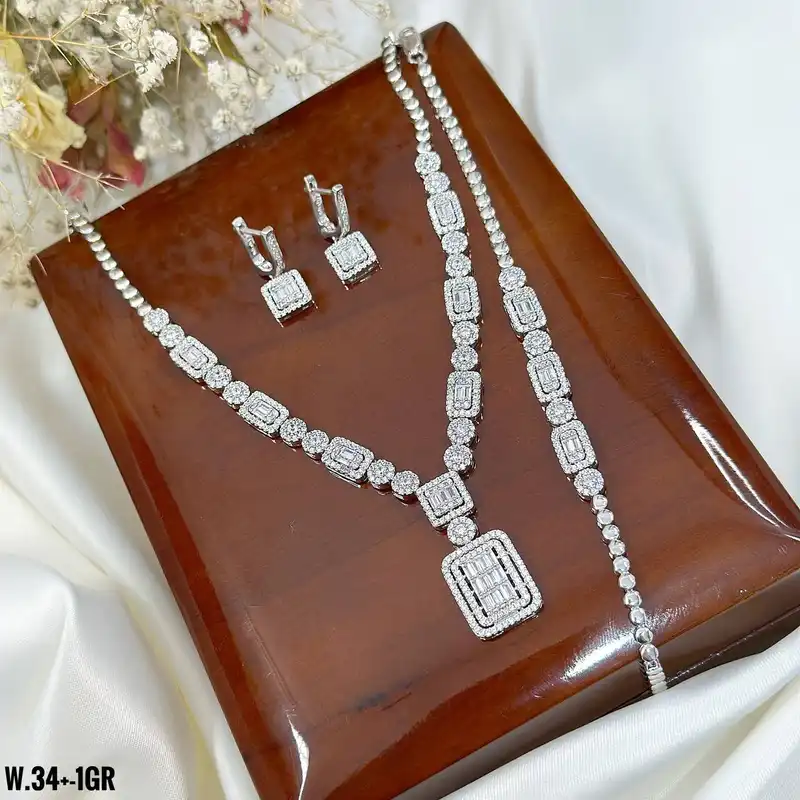 نیم ست نقره زنانه سیلور مدل امرالدکات 00200