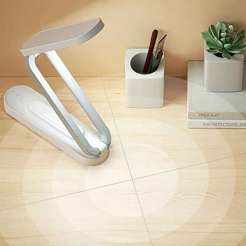 چراغ مطالعه سولونیکس مدل تاشو سه حالته