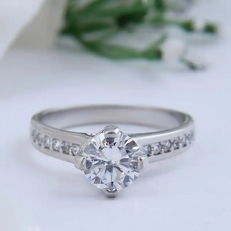 انگشتر نقره زنانه  بازرگانی میلادی مدل کوارتز تک نگین جواهری رکاب رادیوم کد AWR_1250