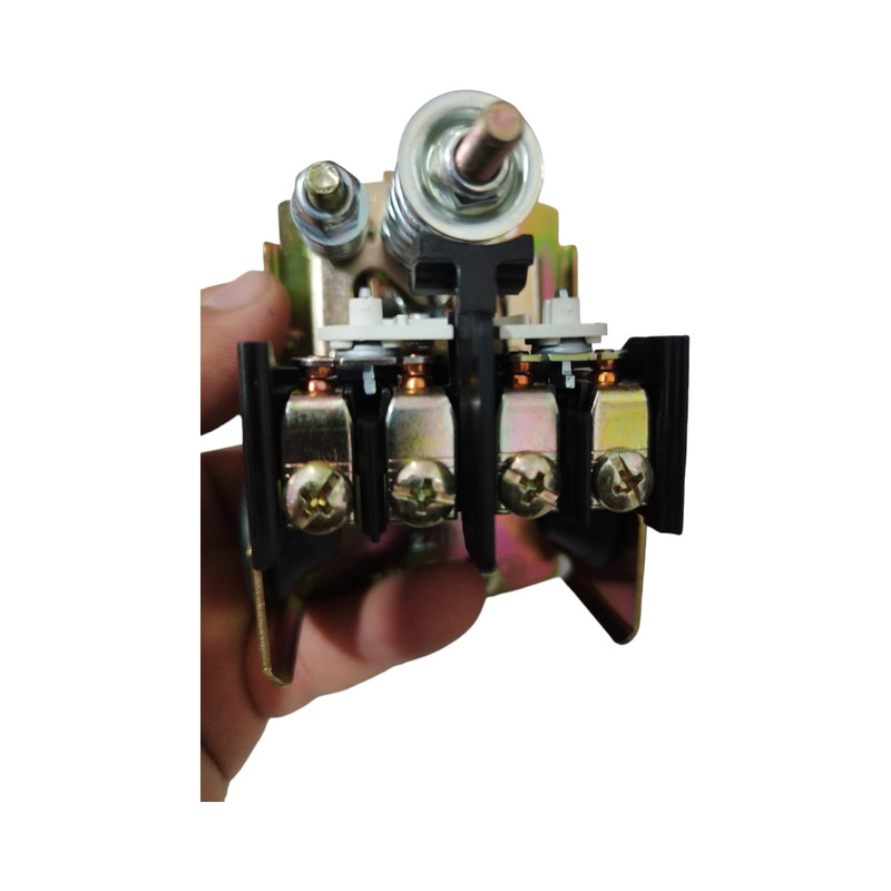 کلید کنترل اتوماتیک پمپ اسکواردی مدل BSK2 -9013FSG-2-F کلید کنترل اتوماتیک پمپ اسکواردی مدل BSK2 -9013FSG-2-F