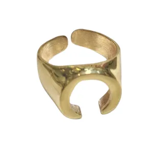 انگشتر مدل نعل