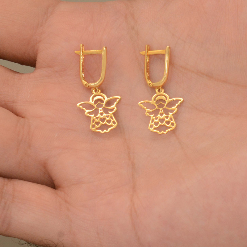 گوشواره طلا 18 عیار دخترانه طلای مستجابی مدل فرشته کد 77 گوشواره طلا 18 عیار دخترانه طلای مستجابی مدل فرشته کد 77