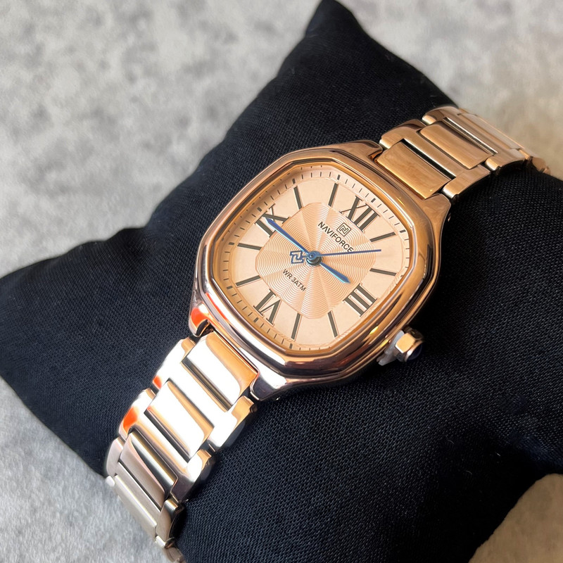 ساعت مچی عقربه ای زنانه نیوی فورس مدل NF5042 RGRG