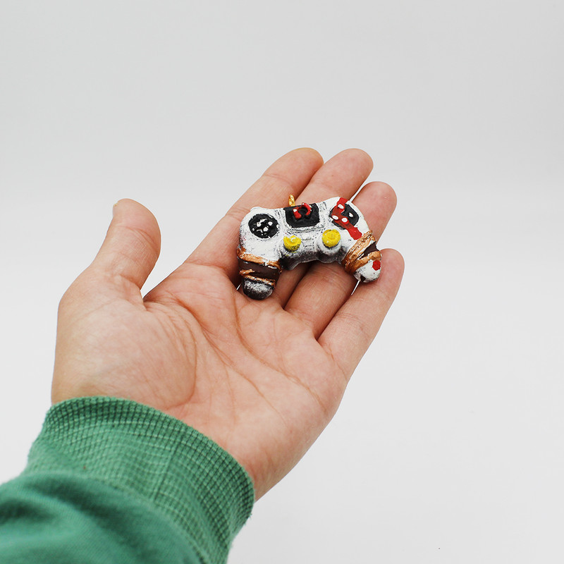 آویز گردنبند رزالیا طرح دسته بازی مدل AH-5