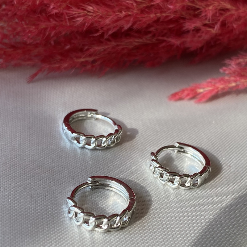 پیرسینگ گوش مدل زنجیری حلقه ای