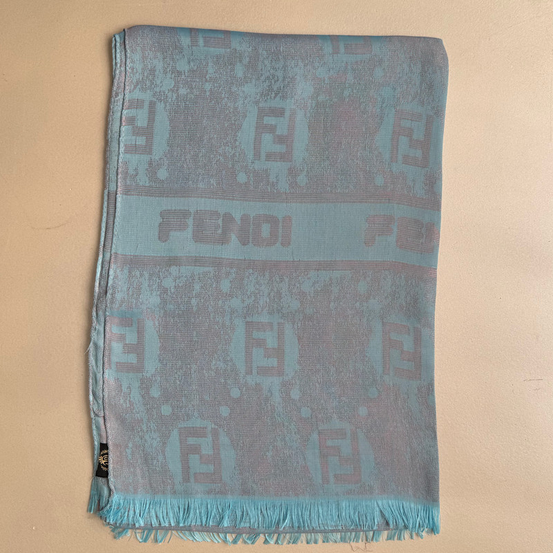 شال زنانه مدل نخ ژاکارد دورو وارداتی شاین دار هایلایتی چهار فصل کد ۲