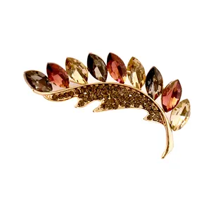 سنجاق سینه زنانه مدل برگی