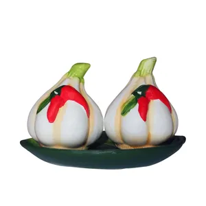 ست نمکدان طرح سبزیجات کد 002 بسته 2 عددی