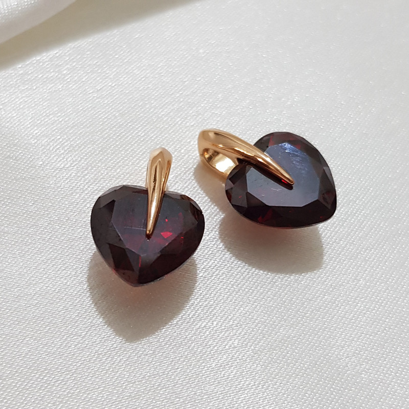 آویز گردنبند زنانه ژوپینگ مدل تک نگین اناری 502 آویز گردنبند زنانه ژوپینگ مدل تک نگین اناری 502