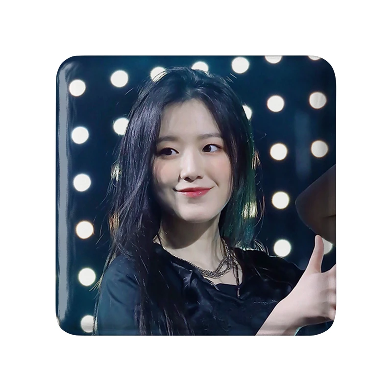 مگنت خندالو طرح شوهوآ گروه جی آیدل Gidle  مدل مربعی کد 19546