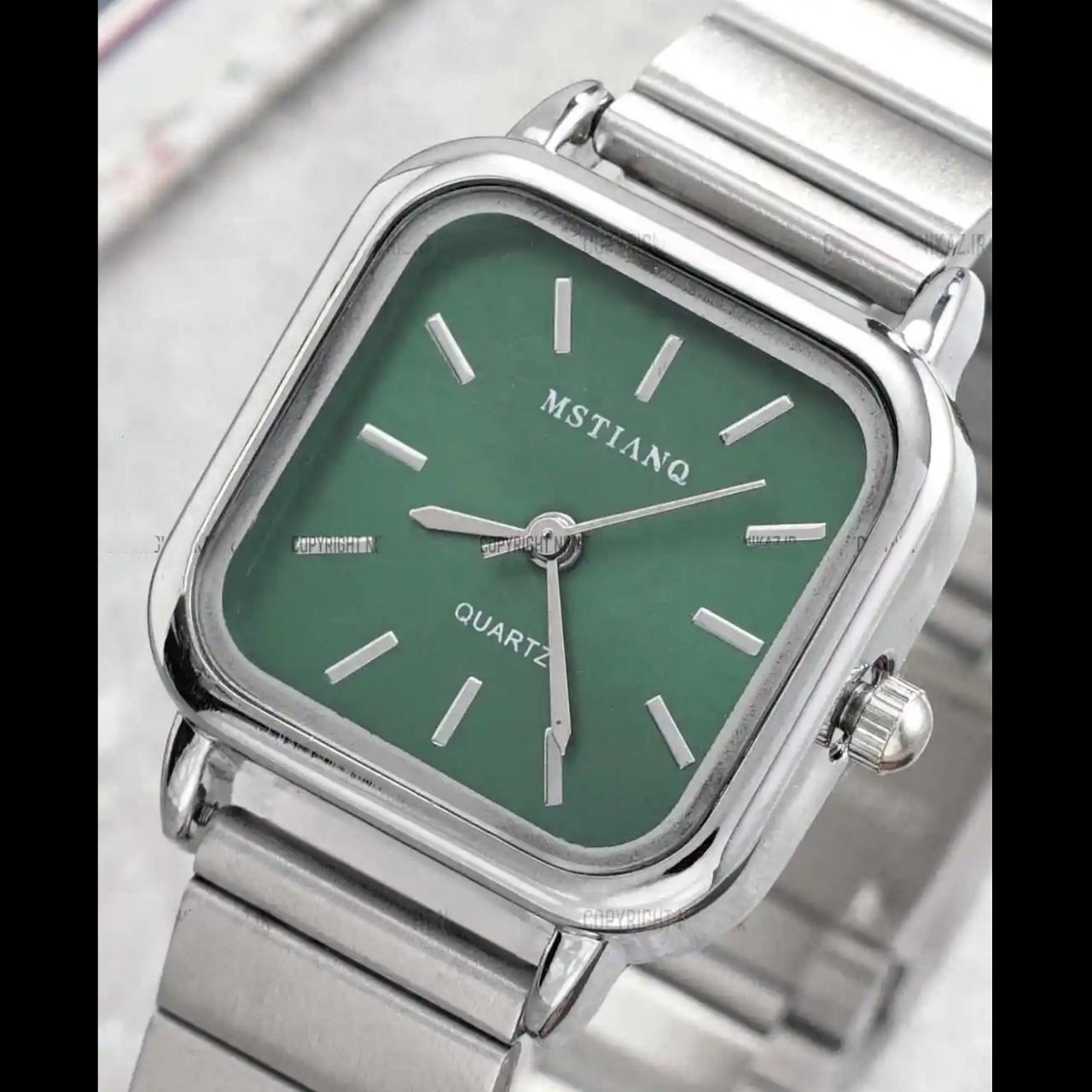 ساعت مچی عقربه ای زنانه مدل بند ریلی 05 - - 2