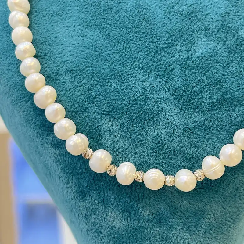 نیم ست نقره زنانه مدل دستساز مزین به مروارید طبیعی 44-24