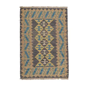 گلیم دستبافت دو متری مدل قشقایی کد 4040756 زمینه کرم