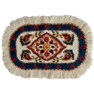 رومیزی سوزن دوزی مدل چهاربوته پته