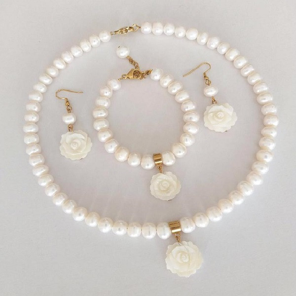 نیم ست دخترانه مدل مرواريد و صدف طبیعی