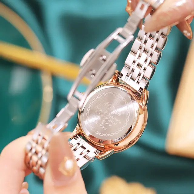 ساعت مچی عقربه ای زنانه سنو مدل G01