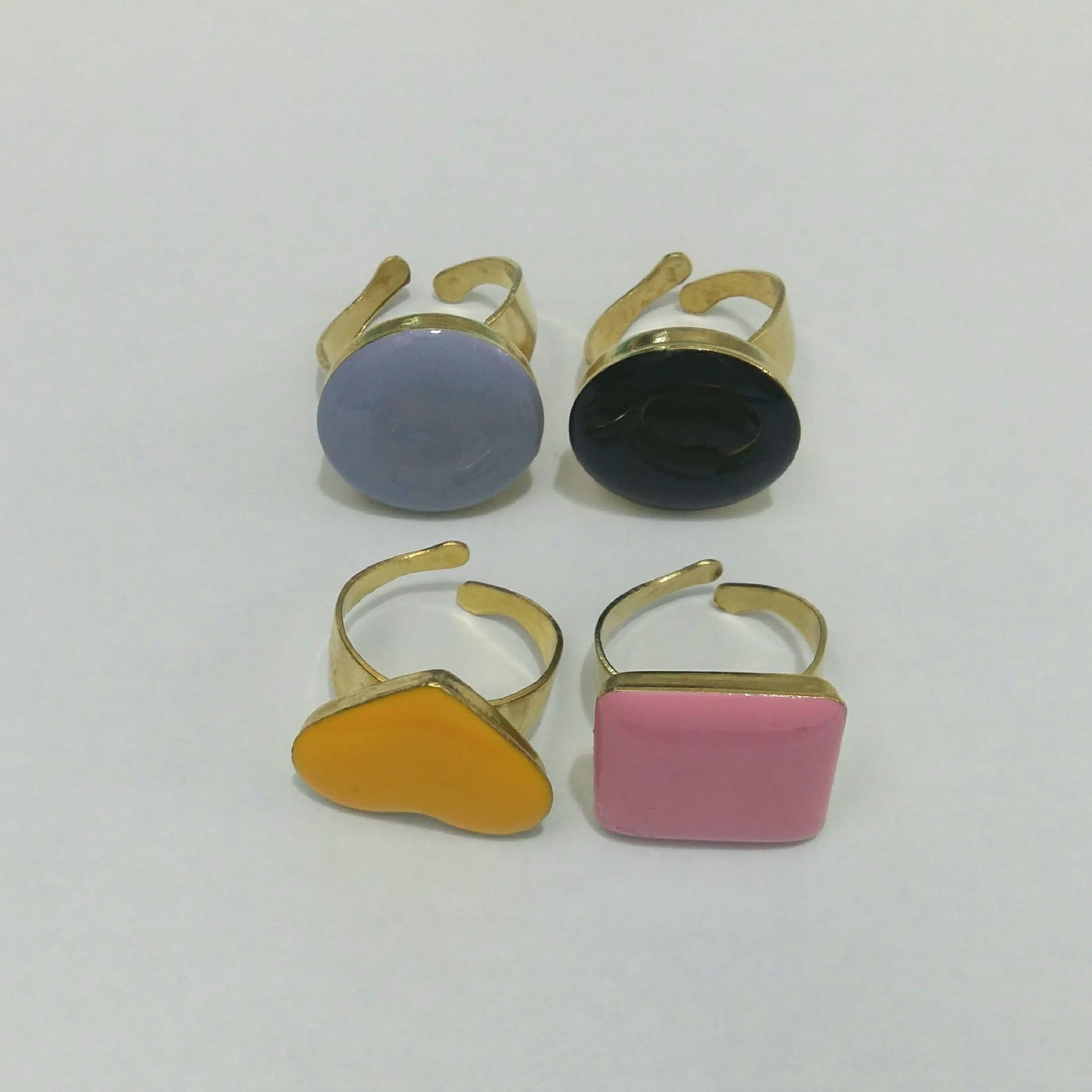 انگشتر دخترانه مدل رزینی مجموعه 4 عددی انگشتر دخترانه مدل رزینی مجموعه 4 عددی