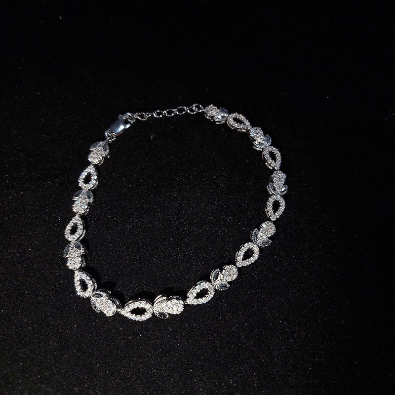 دستبند نقره زنانه جی تی ای مدل نایس دستبند نقره زنانه جی تی ای مدل نایس