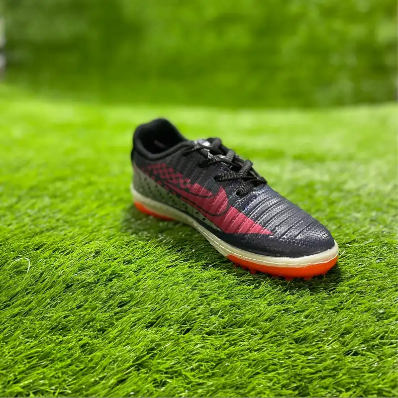 کفش فوتسال مردانه مدل استوک ریز چمن مصنوعی کد n0094