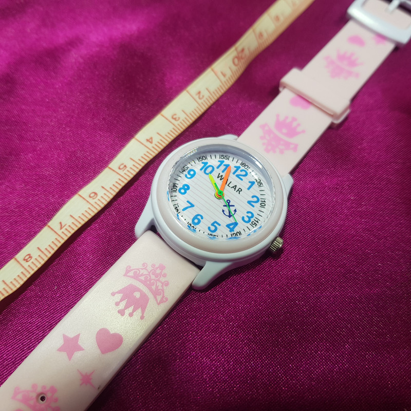 ساعت مچی عقربه ای بچگانه والار مدل ضدآب کویین کد 14