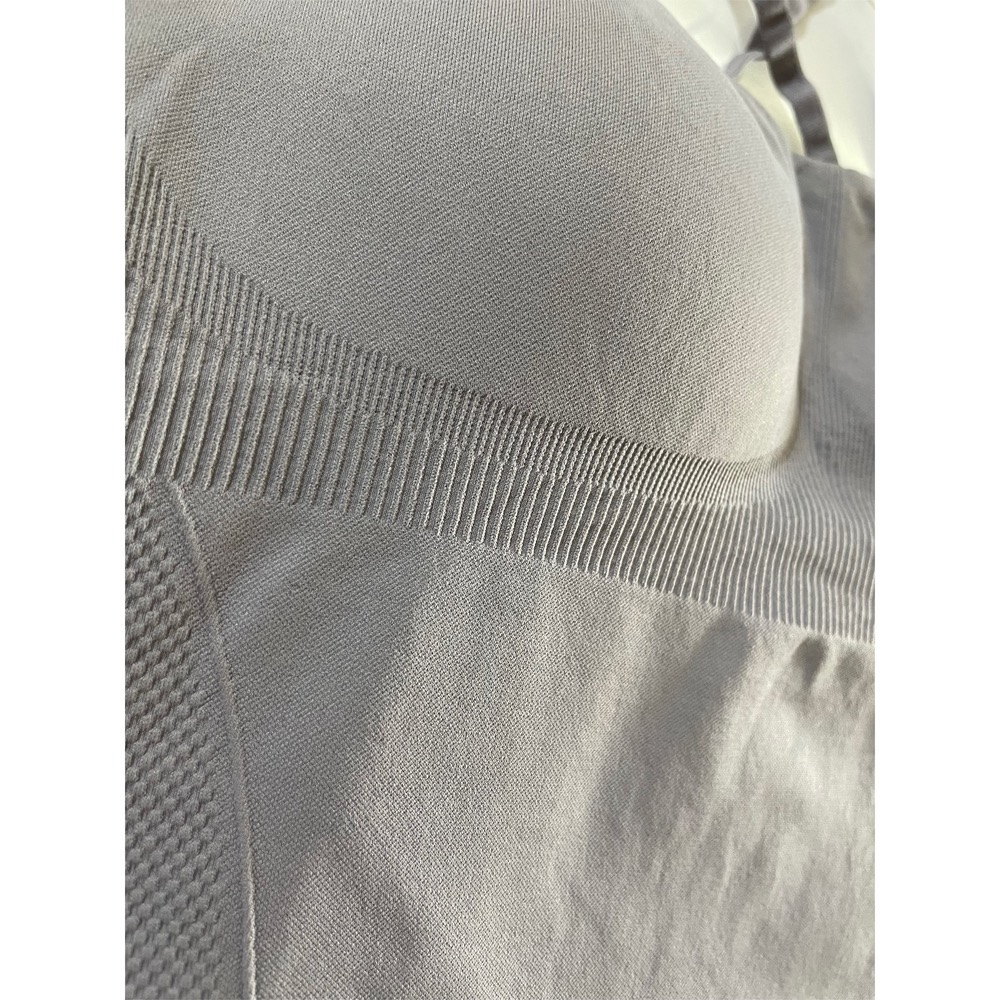 تاپ ورزشی زنانه مدل  QIANTO