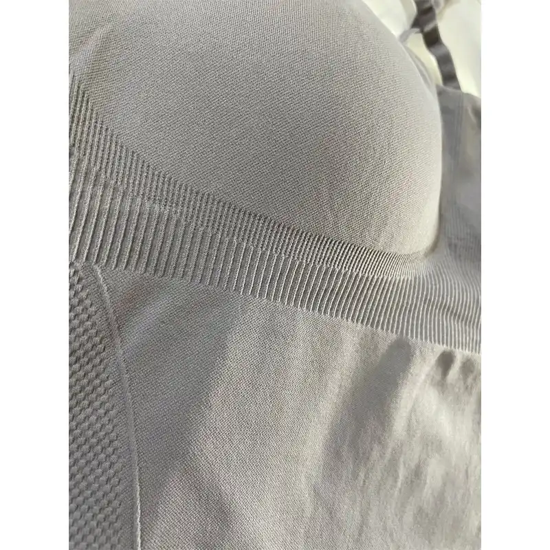 تاپ ورزشی زنانه مدل  QIANTO