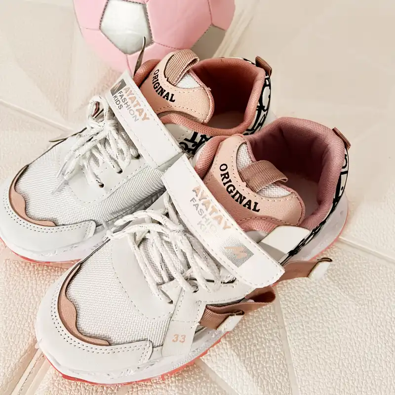 کفش مخصوص پیاده روی مدل M  آیاتای کد12