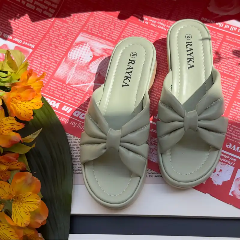 دمپایی زنانه رایکا طب مدل پریسا Gr