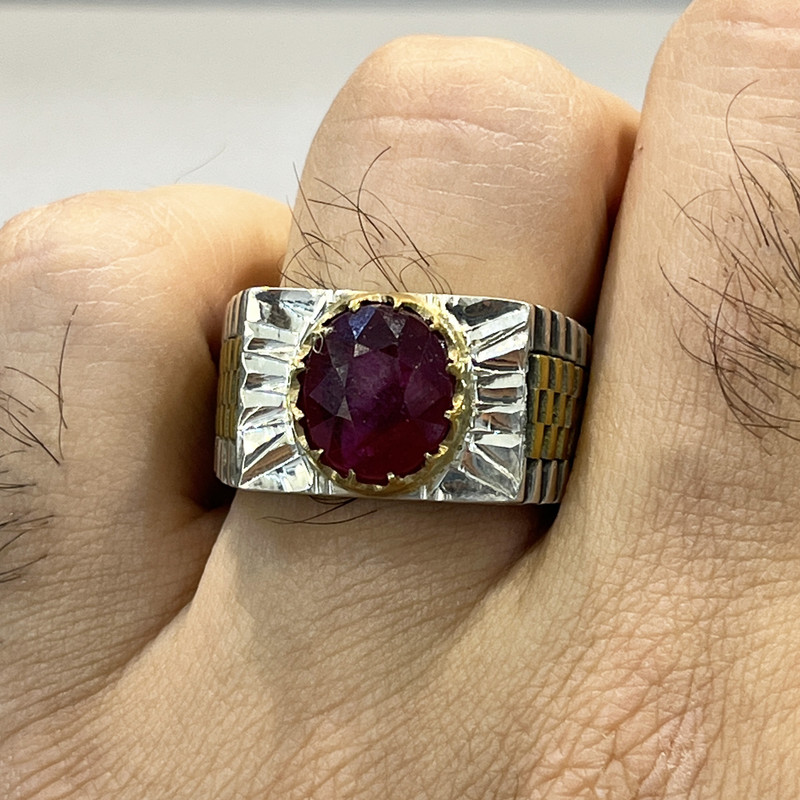 انگشتر نقره مردانه مدل دست ساز یاقوت انگشتر نقره مردانه مدل دست ساز یاقوت