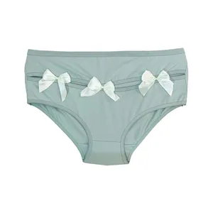 شورت زنانه مدل پشت پاپیون O3